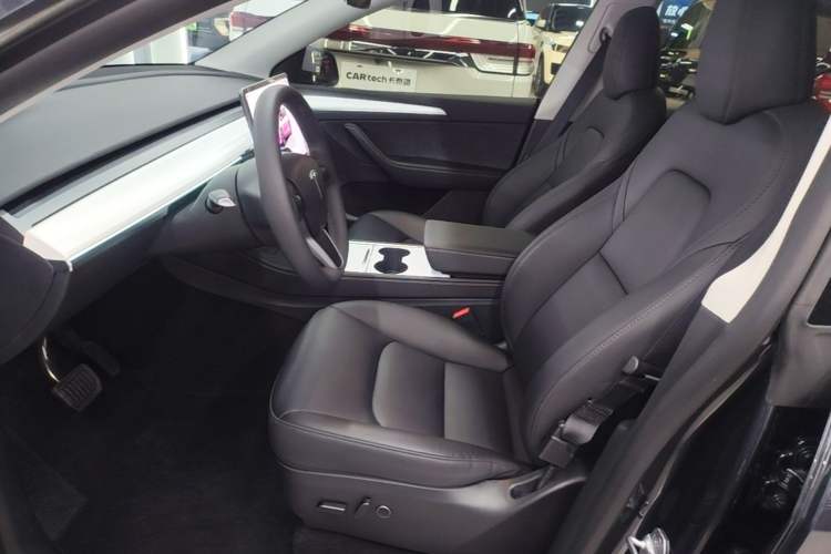 Used Tesla Model Y 2024 Rear-Wheel-Drive Version Left Front Seat