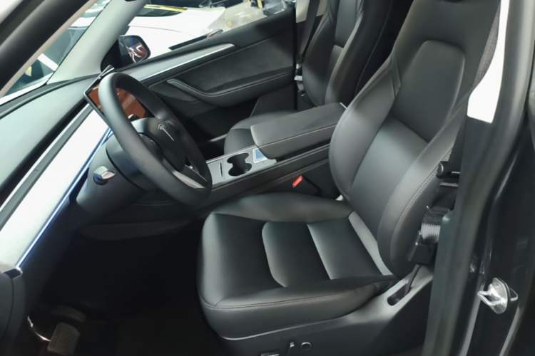 Used Tesla Model Y 2024 Rear-Wheel-Drive Version Left Front Seat