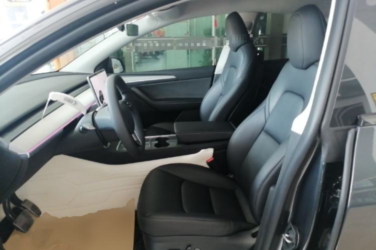 Used Tesla Model Y 2024 Long-Range All-Wheel-Drive Version Left Front Seat