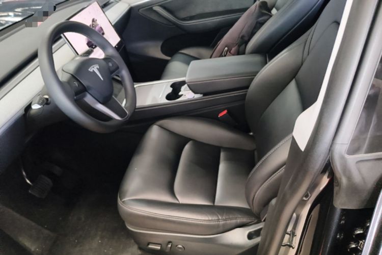 Used Tesla Model Y 2024 Rear-Wheel-Drive Version Left Front Seat