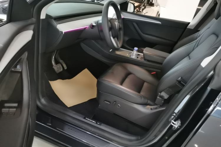 Used Tesla Model Y 2024 Rear-Wheel-Drive Version Left Front Seat