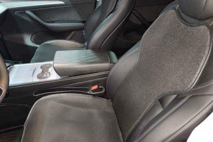 Used Tesla Model Y 2024 Long-Range All-Wheel-Drive Version Left Front Seat