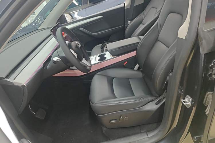 Used Tesla Model Y 2024 Rear-Wheel-Drive Version Left Front Seat
