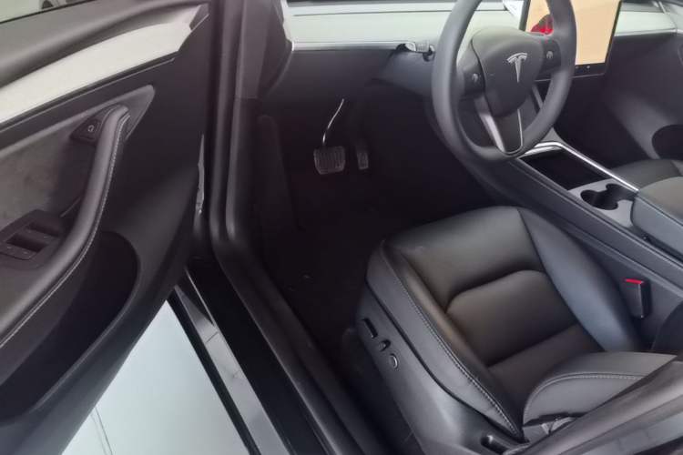 Used Tesla Model Y 2024 Rear-Wheel-Drive Version Left Front Seat