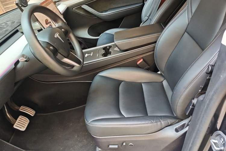 Used Tesla Model Y 2024 Rear-Wheel-Drive Version Left Front Seat