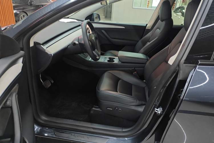 Used Tesla Model Y 2024 Rear-Wheel-Drive Version Left Front Seat