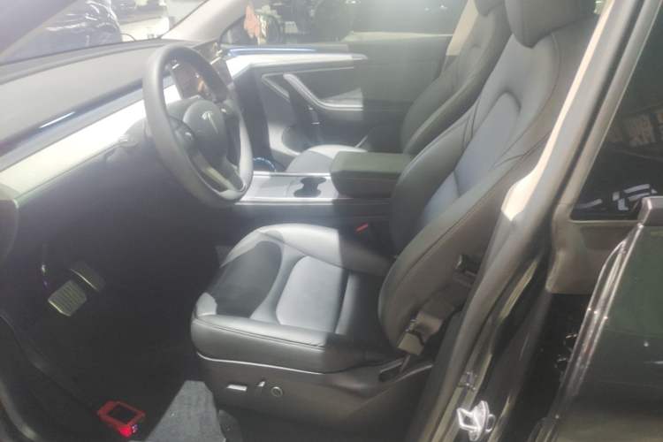 Used Tesla Model Y 2024 Rear-Wheel-Drive Version Left Front Seat