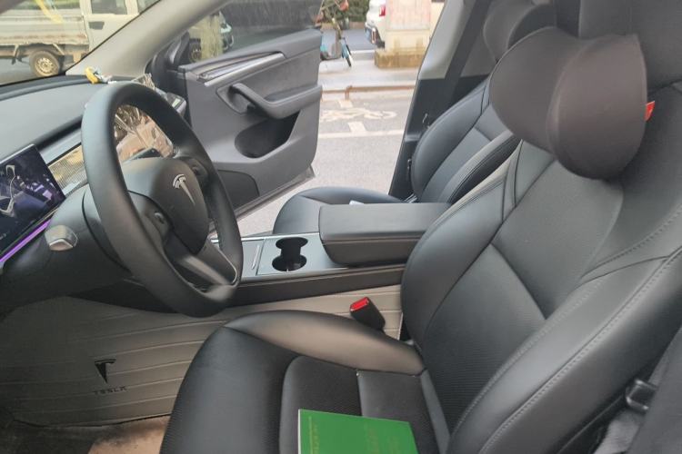 Used Tesla Model Y 2024 Long-Range All-Wheel-Drive Version Left Front Seat