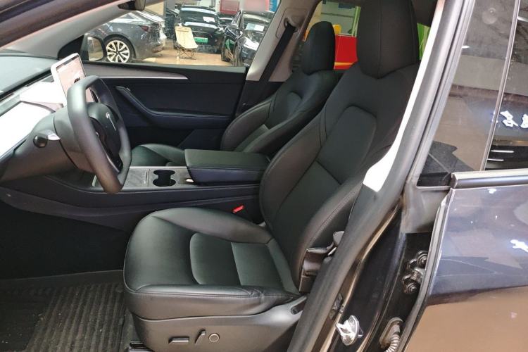 Used Tesla Model Y 2024 Rear-Wheel-Drive Version Left Front Seat