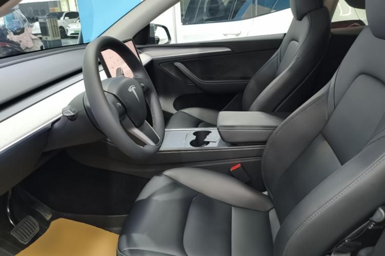 Used Tesla Model Y 2024 Rear-Wheel-Drive Version Left Front Seat