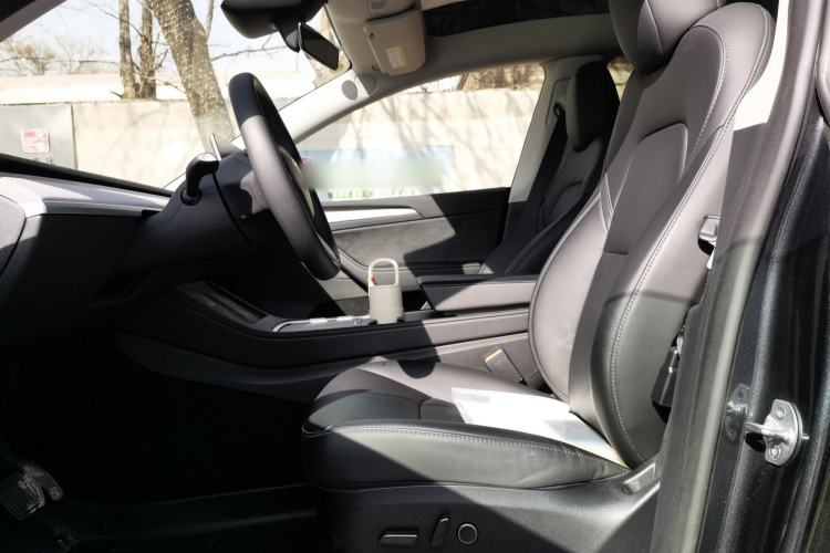 Used Tesla Model Y 2024 Rear-Wheel-Drive Version Left Front Seat