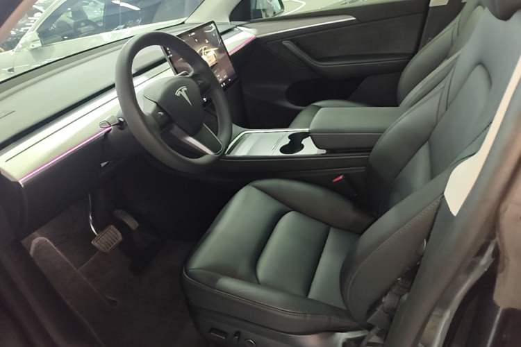 Used Tesla Model Y 2024 Rear-Wheel-Drive Version Left Front Seat