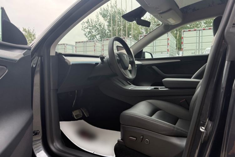 Used Tesla Model Y 2024 Rear-Wheel-Drive Version Left Front Seat