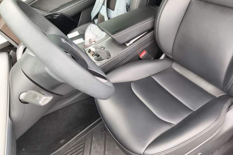 Used Tesla Model Y 2024 Rear-Wheel-Drive Version Left Front Seat