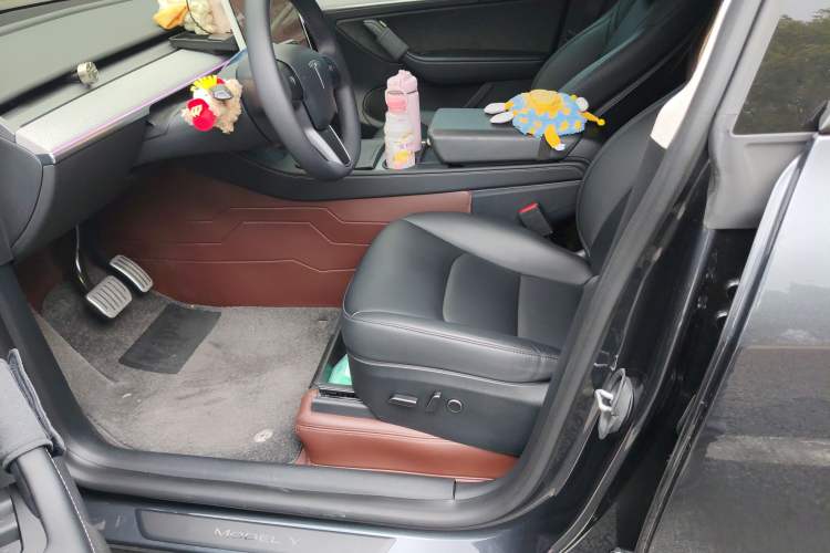 Used Tesla Model Y 2024 Rear-Wheel-Drive Version Left Front Seat