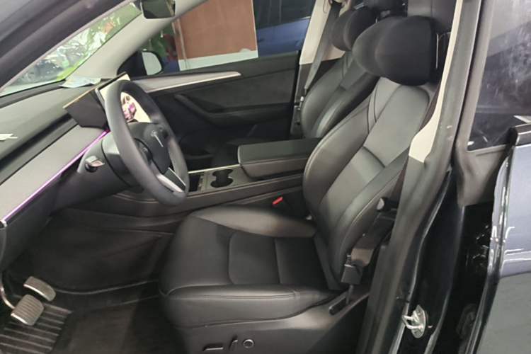 Used Tesla Model Y 2024 Rear-Wheel-Drive Version Left Front Seat