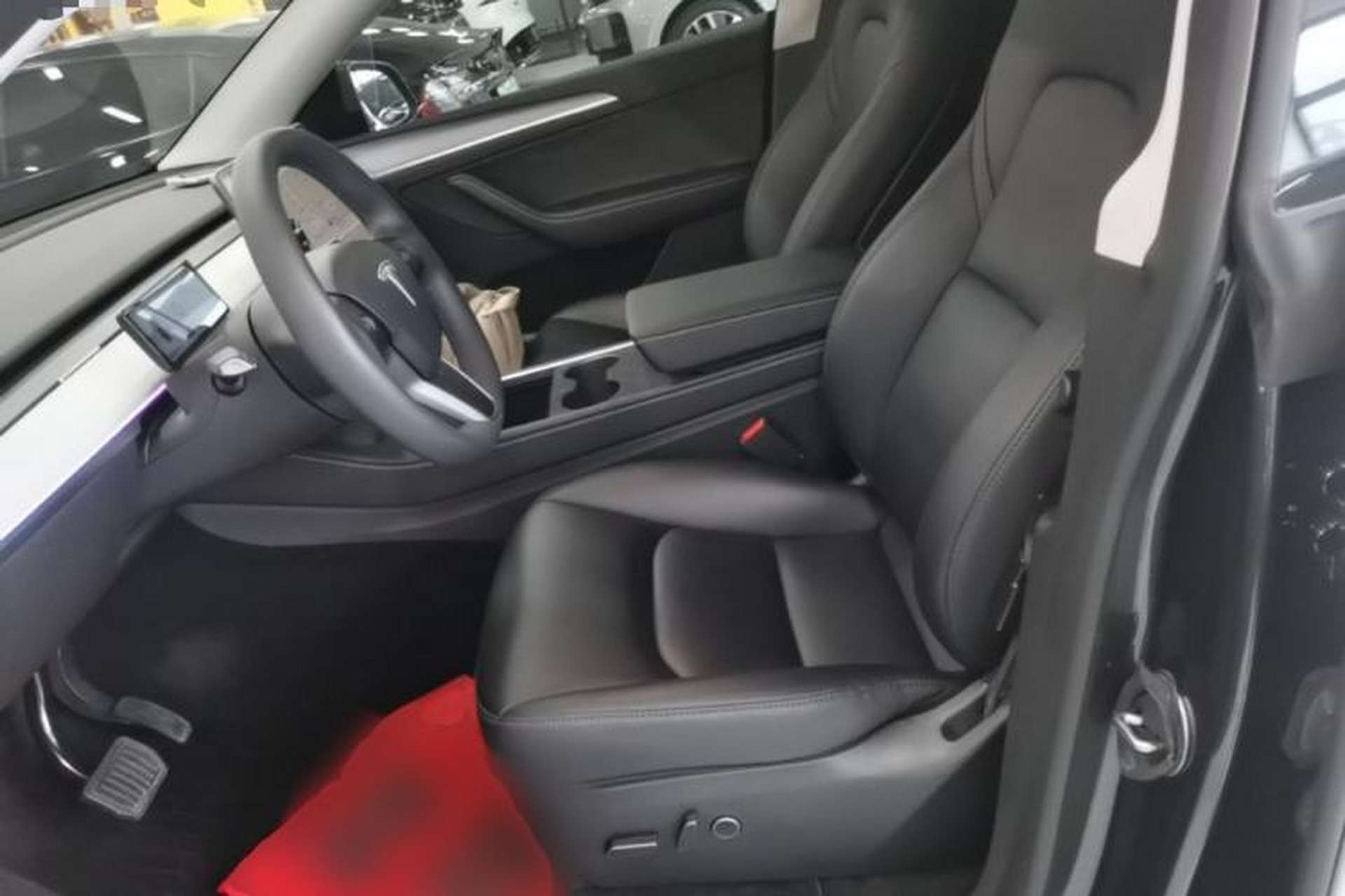 Used Tesla Model Y 2024 Rear-Wheel-Drive Version Left Front Seat