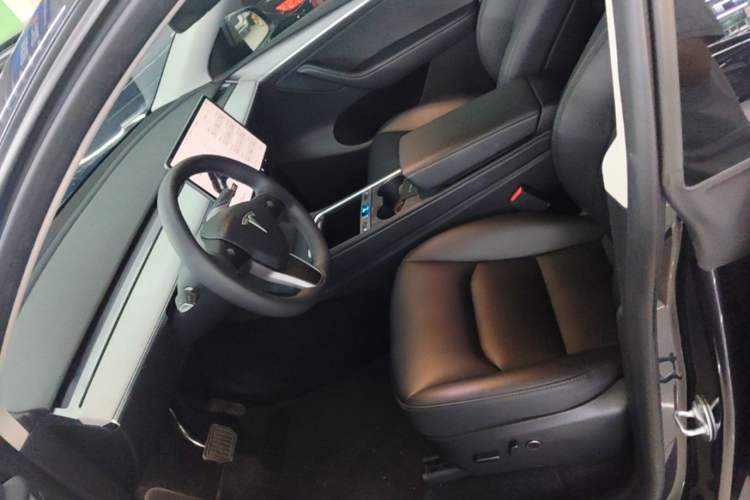 Used Tesla Model Y 2024 Rear-Wheel-Drive Version Left Front Seat