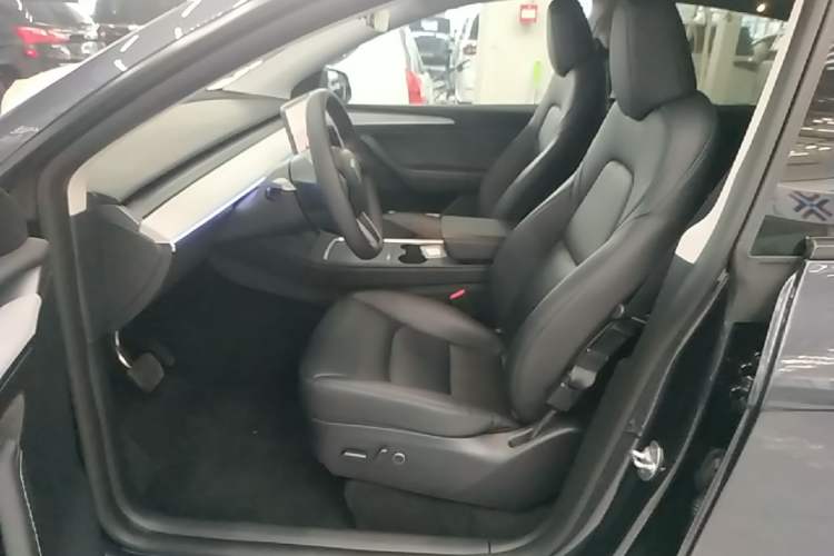 Used Tesla Model Y 2024 Rear-Wheel-Drive Version Left Front Seat