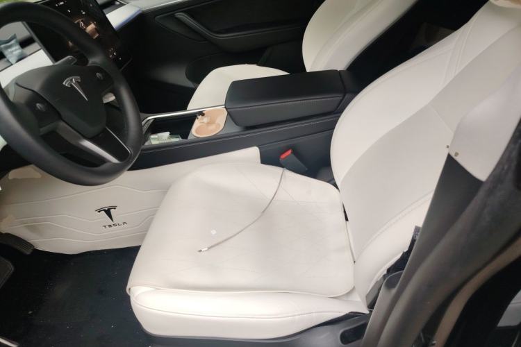 Used Tesla Model Y 2024 Rear-Wheel-Drive Version Left Front Seat