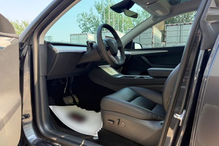 Used Tesla Model Y 2024 Rear-Wheel-Drive Version Left Front Seat