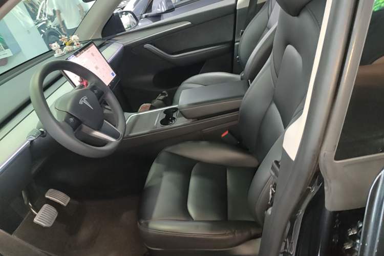 Used Tesla Model Y 2024 Rear-Wheel-Drive Version Left Front Seat