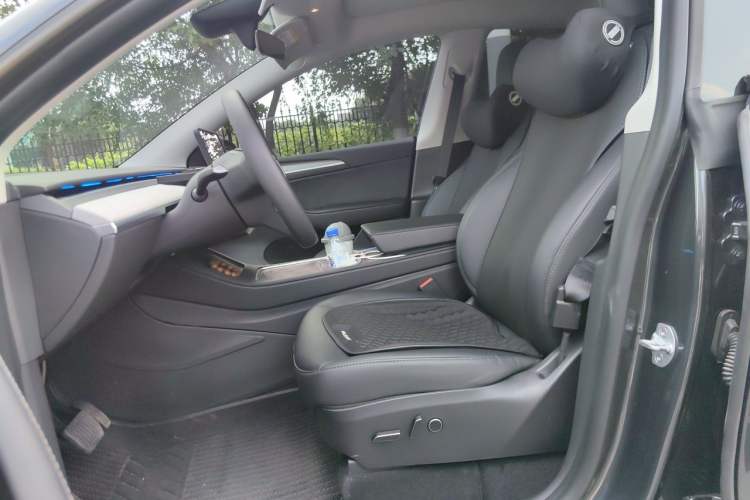 Used Tesla Model Y 2024 Rear-Wheel-Drive Version Left Front Seat