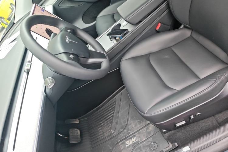 Used Tesla Model Y 2024 Rear-Wheel-Drive Version Left Front Seat