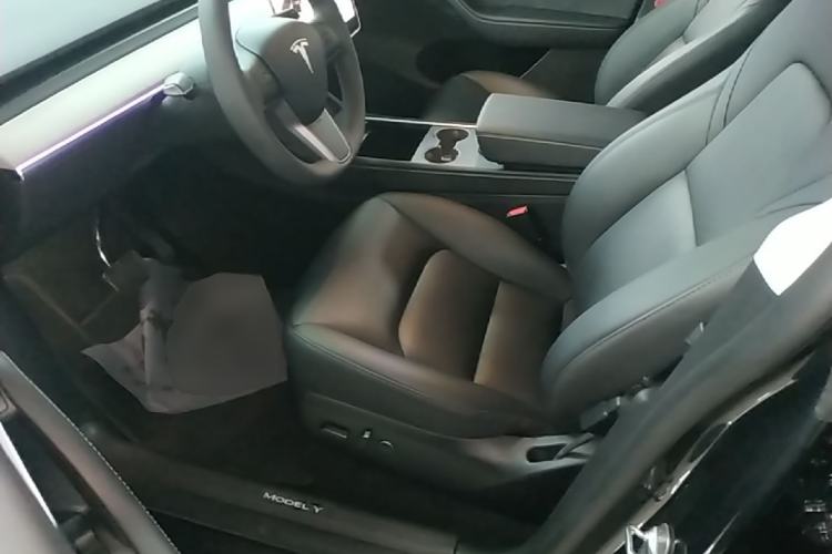 Used Tesla Model Y 2024 Rear-Wheel-Drive Version Left Front Seat