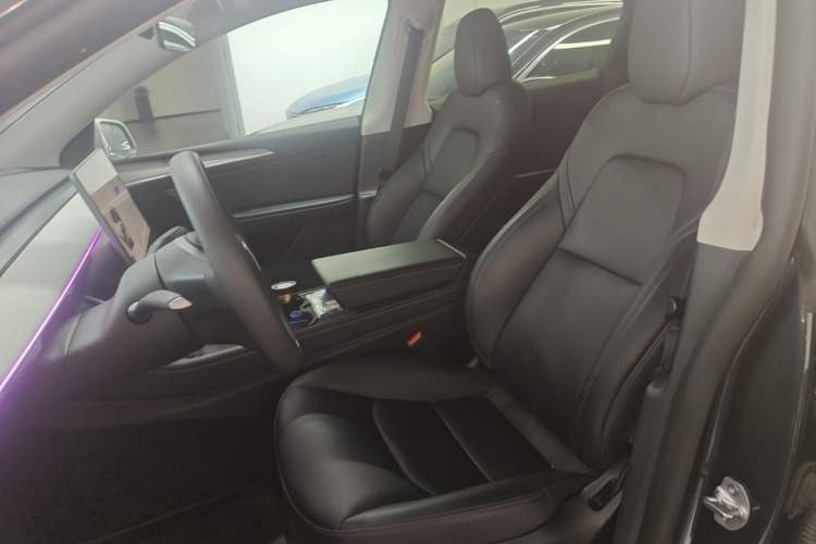 Used Tesla Model Y 2024 Rear-Wheel-Drive Version Left Front Seat