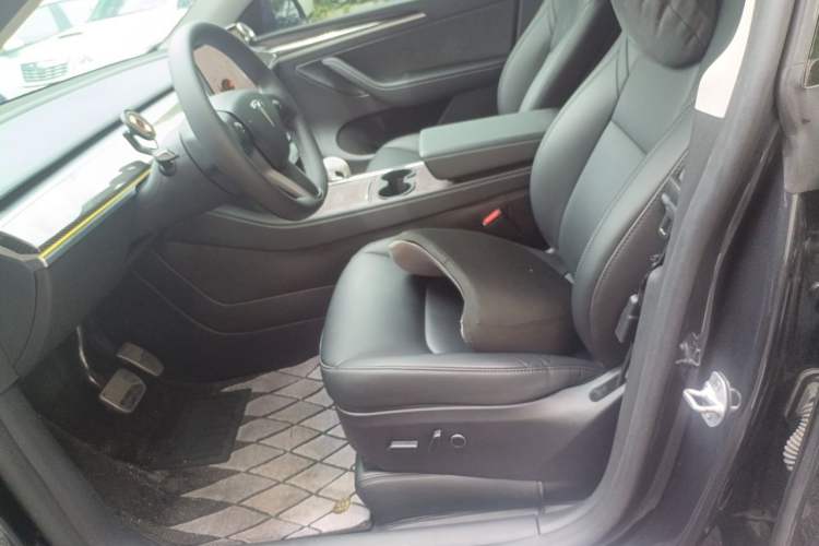 Used Tesla Model Y 2024 Long-Range All-Wheel-Drive Version Left Front Seat