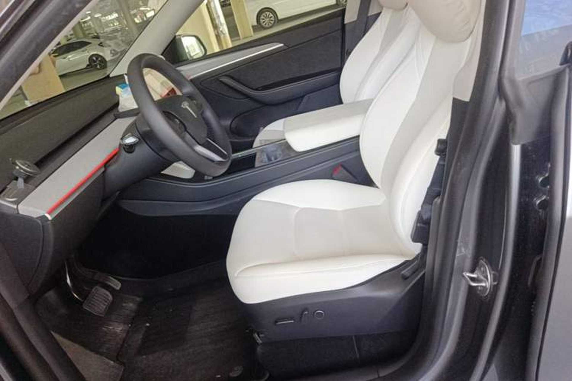 Used Tesla Model Y 2024 Long-Range All-Wheel-Drive Version Left Front Seat