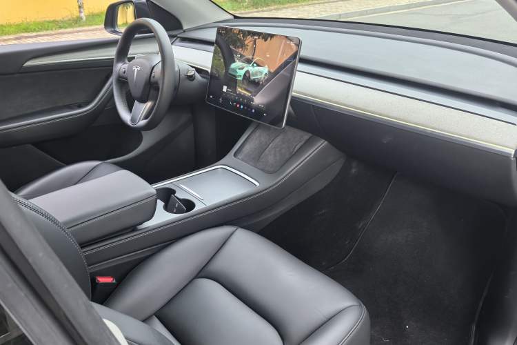 Used Tesla Model Y 2024 Rear-Wheel-Drive Version Left Front Seat