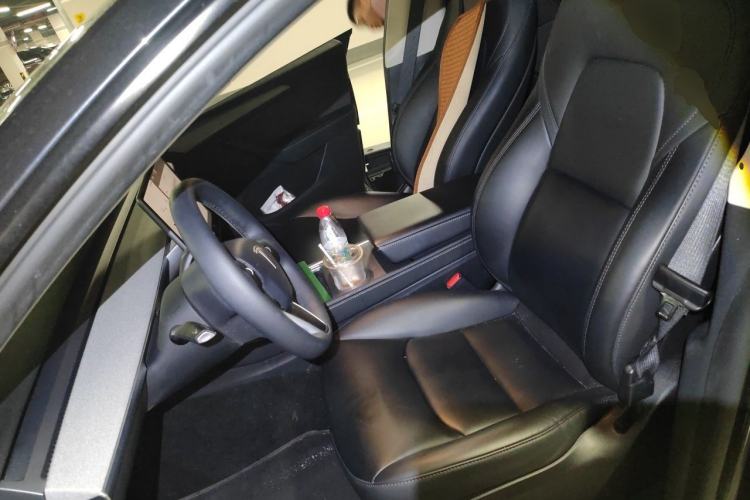 Used Tesla Model Y 2024 Rear-Wheel-Drive Version Left Front Seat