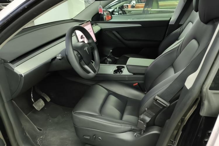 Used Tesla Model Y 2024 Rear-Wheel-Drive Version Left Front Seat