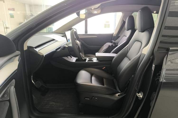 Used Tesla Model Y 2024 Rear-Wheel-Drive Version Left Front Seat