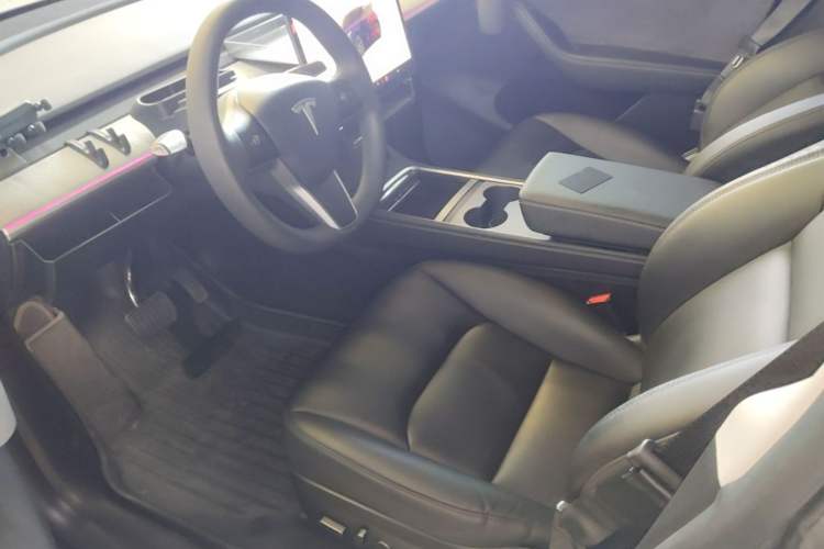 Used Tesla Model Y 2024 Rear-Wheel-Drive Version Left Front Seat