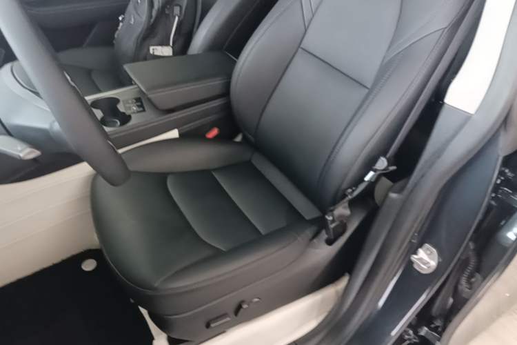 Used Tesla Model Y 2024 Rear-Wheel-Drive Version Left Front Seat