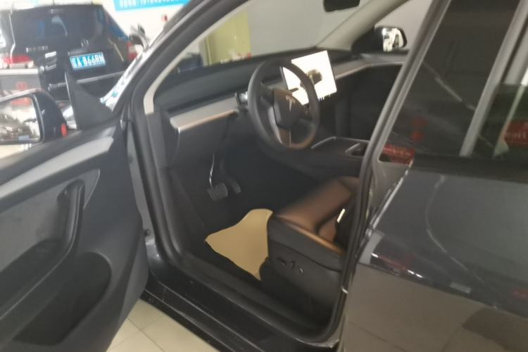Used Tesla Model Y 2024 Rear-Wheel-Drive Version Left Front Seat