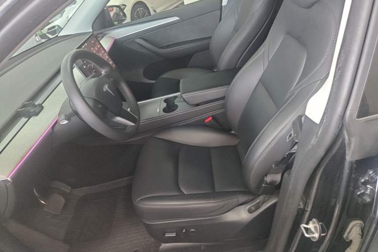 Used Tesla Model Y 2024 Rear-Wheel-Drive Version Left Front Seat