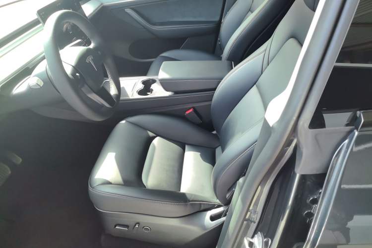 Used Tesla Model Y 2024 Rear-Wheel-Drive Version Left Front Seat