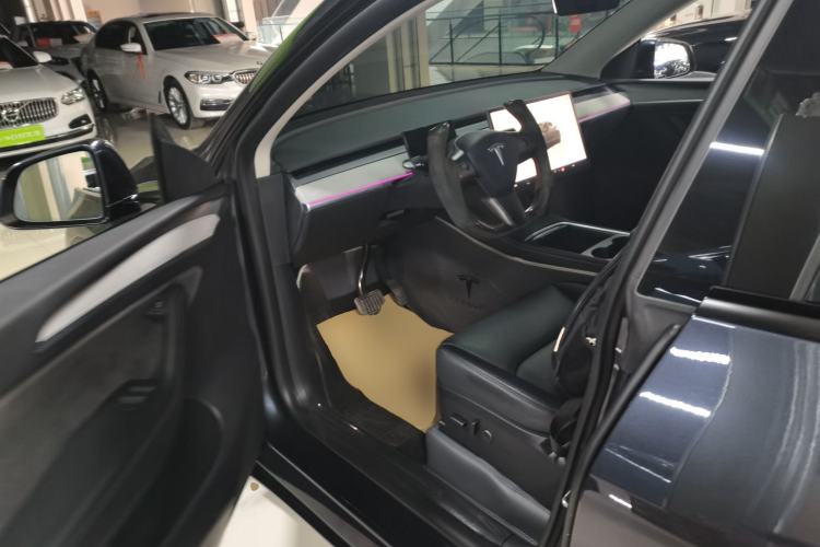 Used Tesla Model Y 2024 Rear-Wheel-Drive Version Left Front Seat