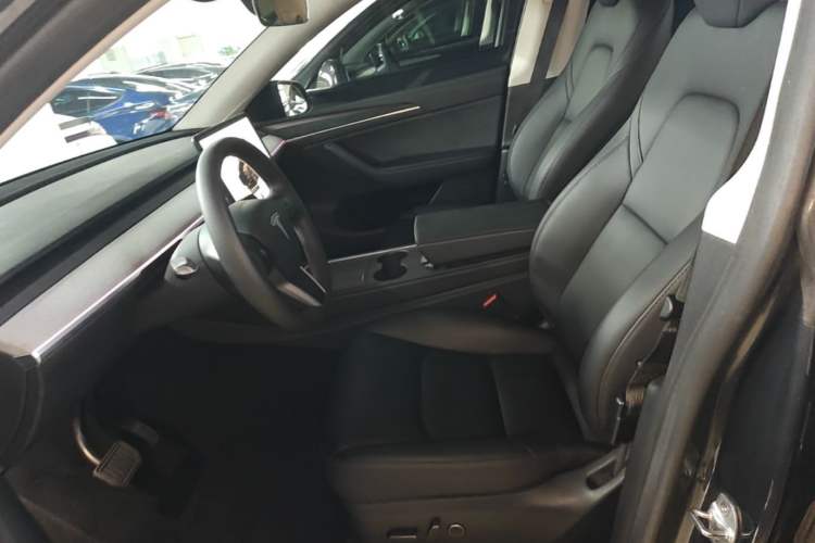 Used Tesla Model Y 2024 Rear-Wheel-Drive Version Left Front Seat