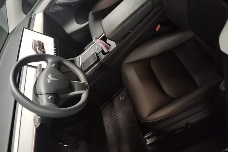 Used Tesla Model Y 2024 Rear-Wheel-Drive Version Left Front Seat