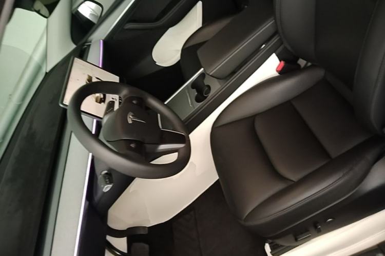 Used Tesla Model Y 2024 Rear-Wheel-Drive Version Left Front Seat