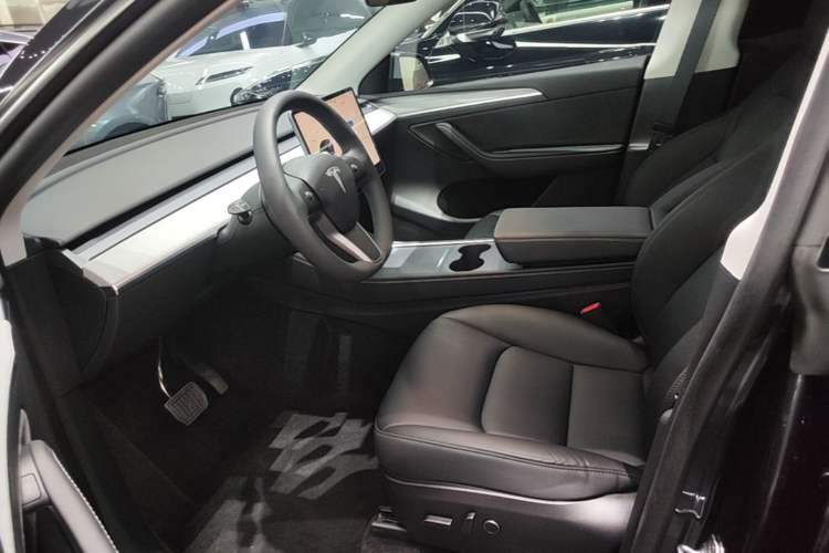 Used Tesla Model Y 2024 Rear-Wheel-Drive Version Left Front Seat