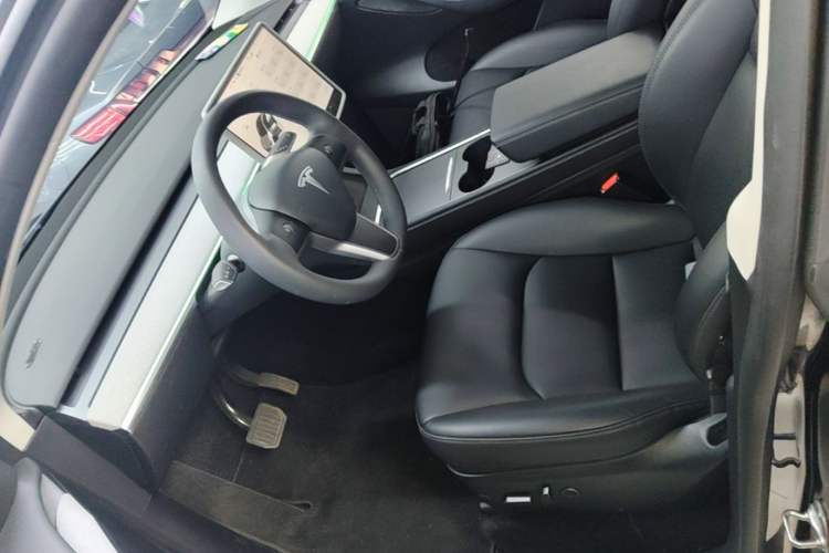 Used Tesla Model Y 2024 Rear-Wheel-Drive Version Left Front Seat