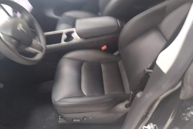 Used Tesla Model Y 2024 Rear-Wheel-Drive Version Left Front Seat