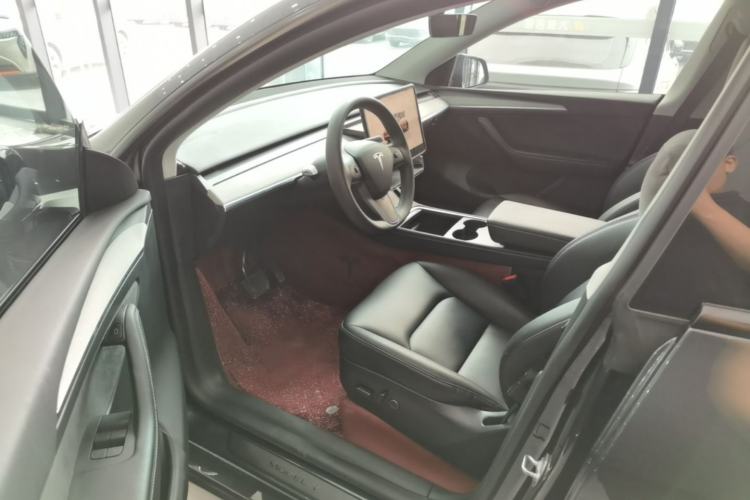 Used Tesla Model Y 2024 Rear-Wheel-Drive Version Left Front Seat