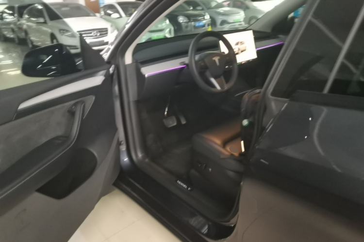 Used Tesla Model Y 2024 Rear-Wheel-Drive Version Left Front Seat